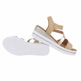 Dames wedge sandalen met sleehakken - beige