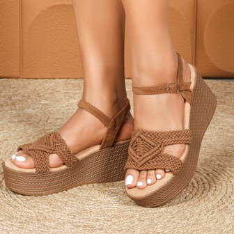 Dames wedge sandalen met sleehakken - bruin camel