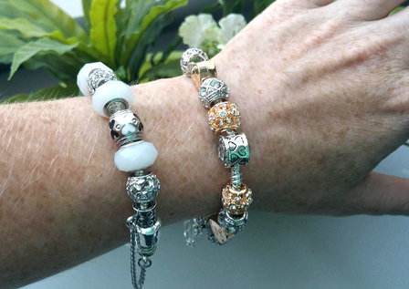 Dames armband met beads / bedels - ros&eacute;