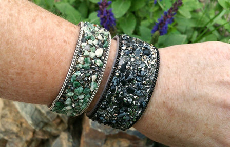 Dames armband met natuursteen - gekleurde howliet