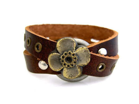 Dubbele armband leder met bloem studs