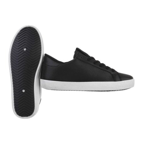 Dames sneakers / lage gympen met studs - zwart